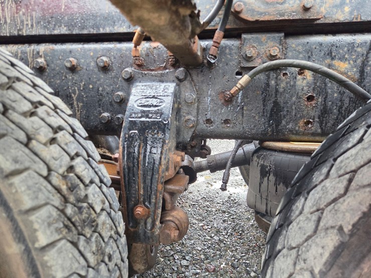 1995-peterbilt-357-image-50