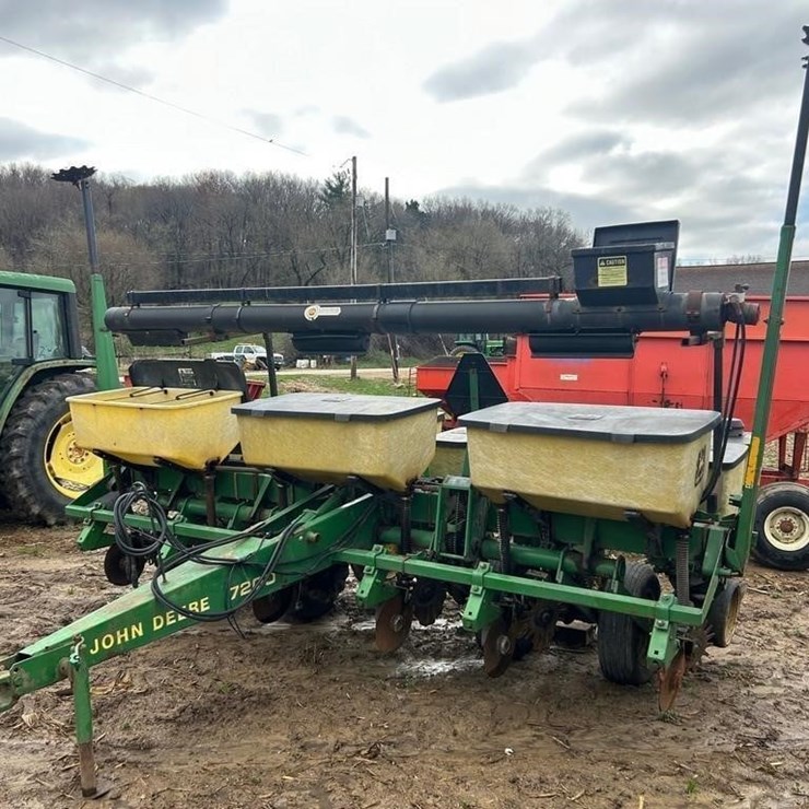JOHN DEERE 7200