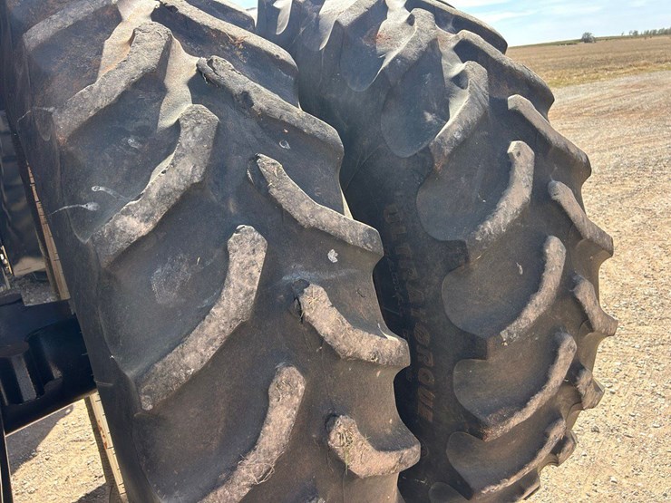 2010-new-holland-t9020-image-7