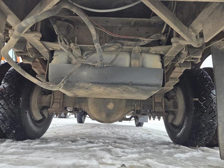 2005-massey-ferguson-8-image-25