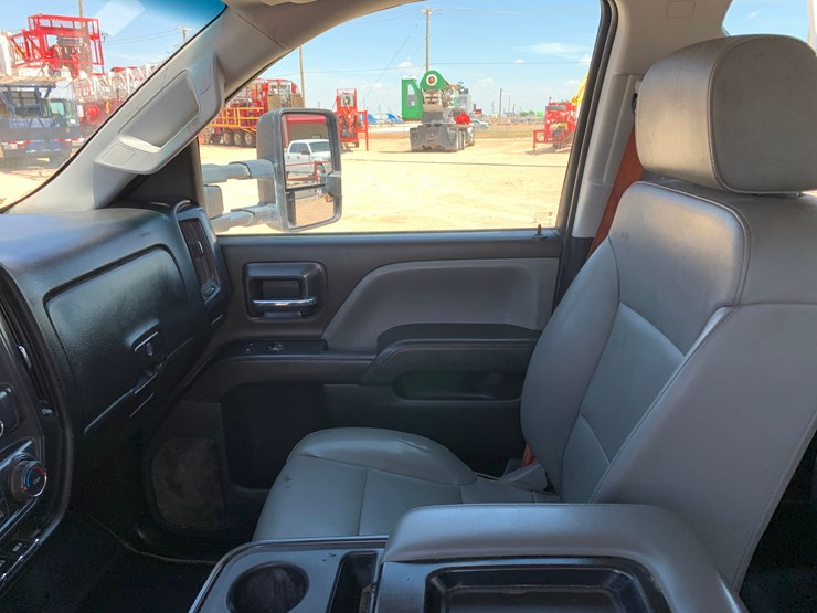 2022-chevrolet-silverado-6500hd-image-11