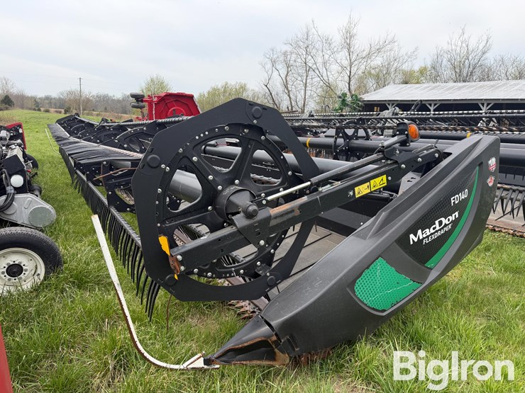 2019-mac-don-fd140-image-1