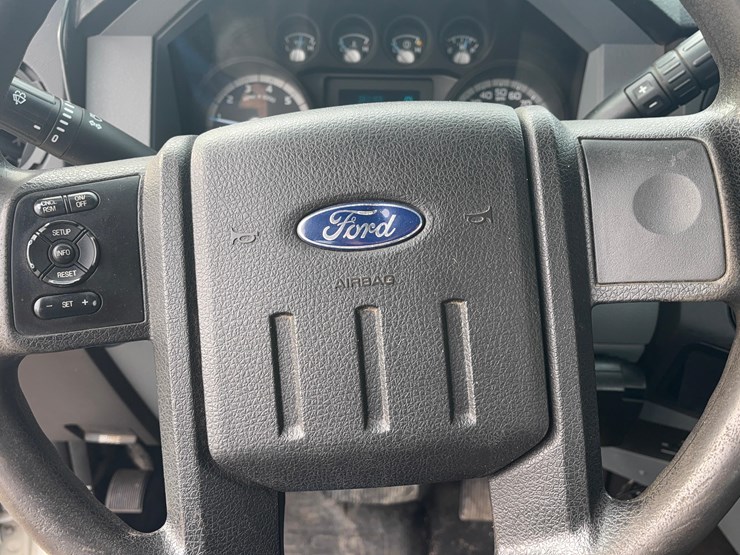 2014-ford-f250-xl-image-16