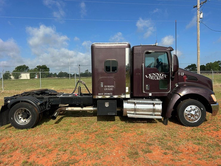 2009-kenworth-t300-image-30