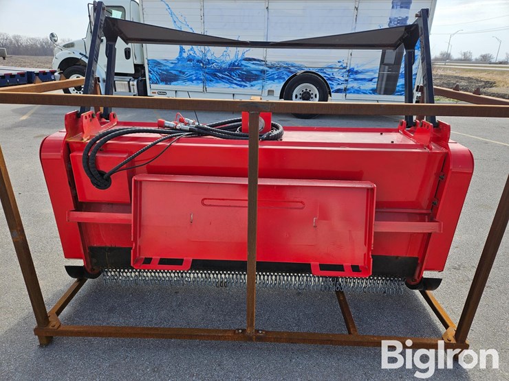 2025-massey-ferguson-730-image-6