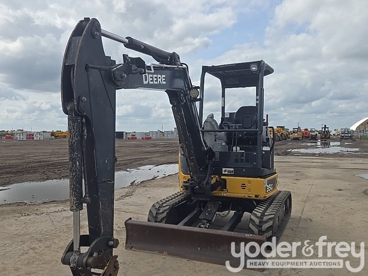 2019-deere-35g-image-29