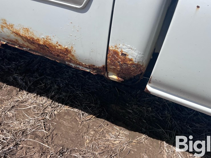 2004-chevrolet-silverado-2500-image-12