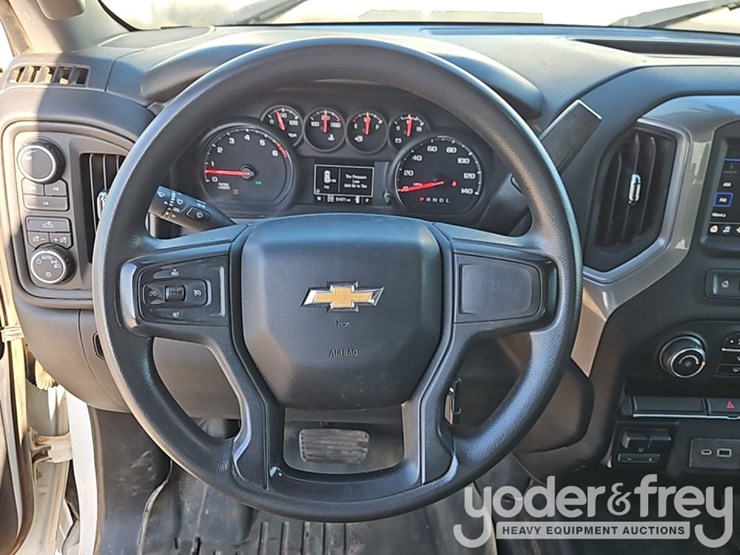 2022-chevrolet-2500hd-image-29