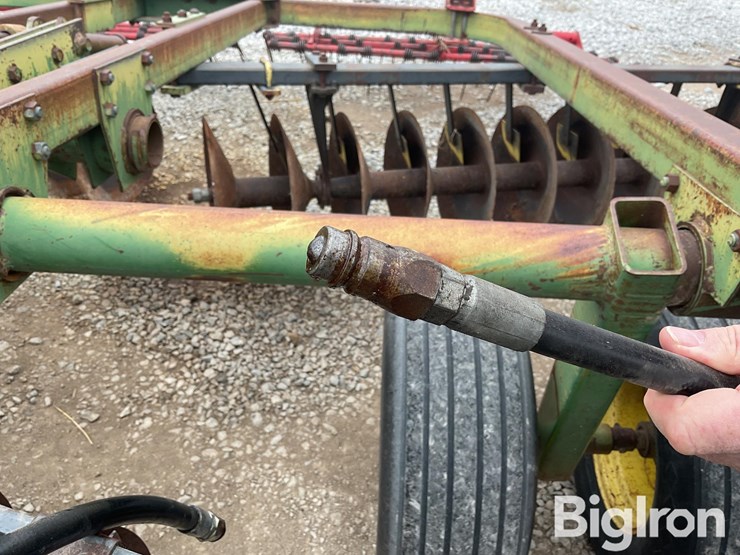 john-deere-210-image-12