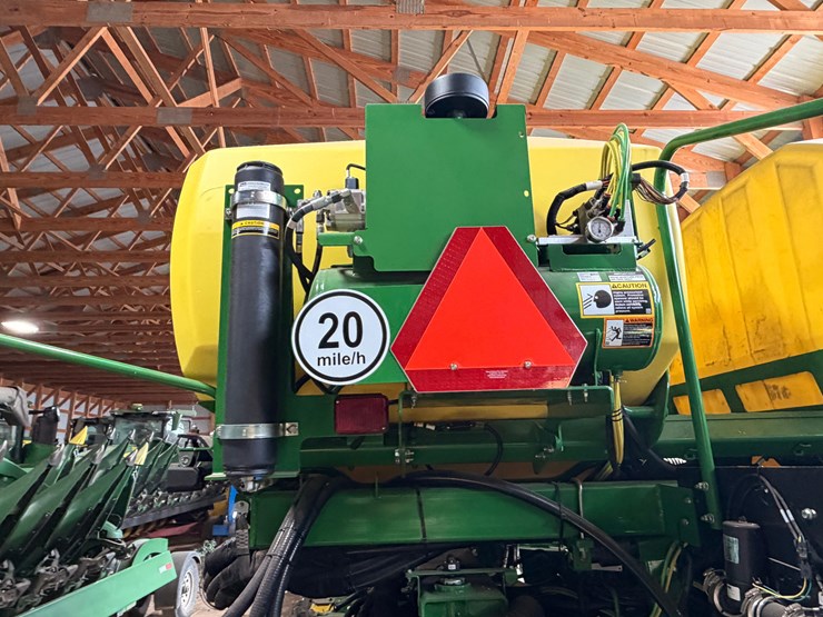 2024-john-deere-db66-image-26