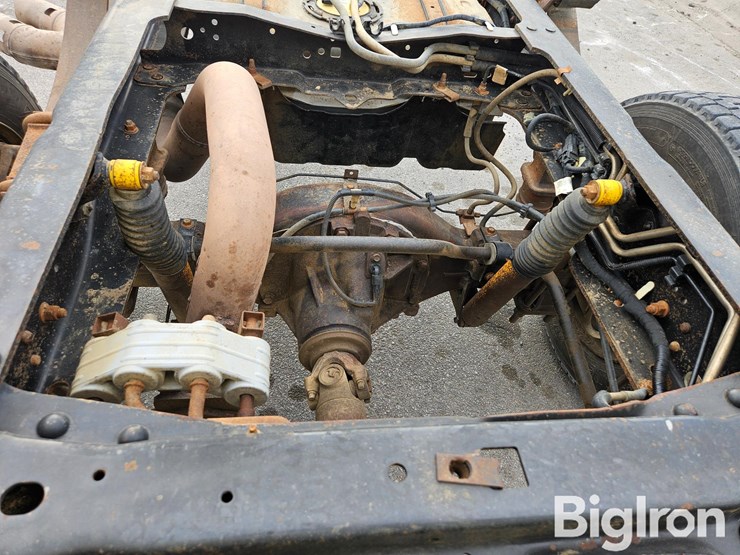 2012-ford-f550-xl-image-18