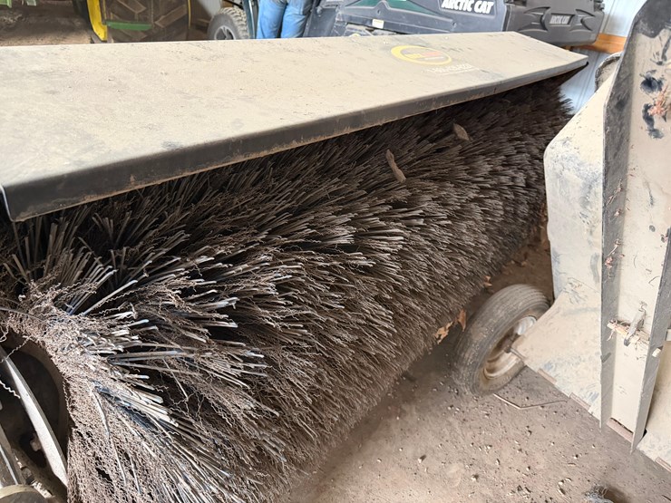 skid-steer-mount-angle-broom-image-3