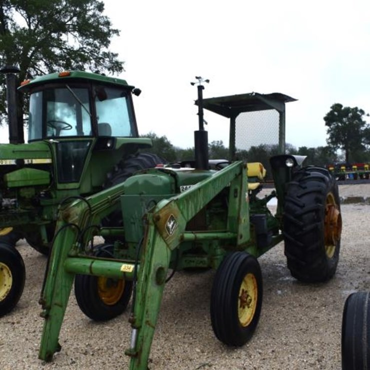 JOHN DEERE 2440