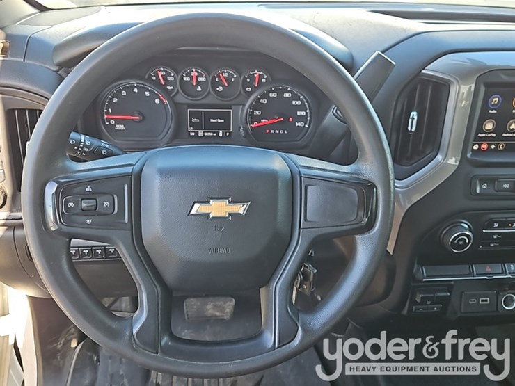 2022-chevrolet-2500hd-image-32