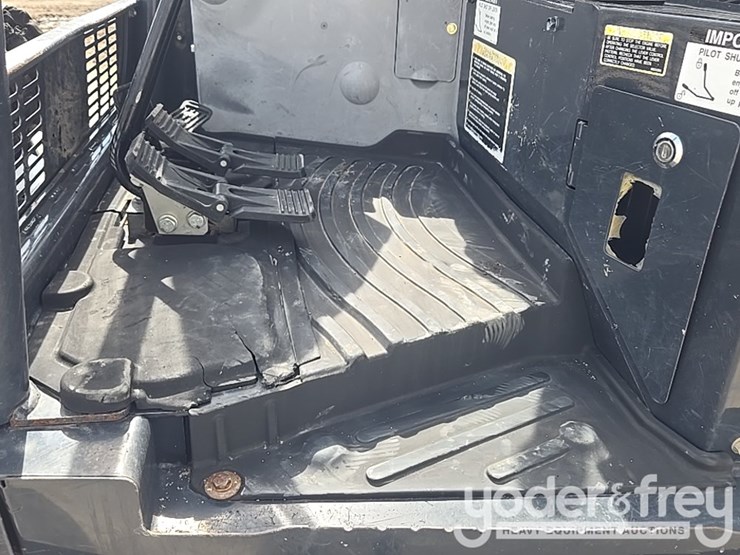 2019-deere-35g-image-52