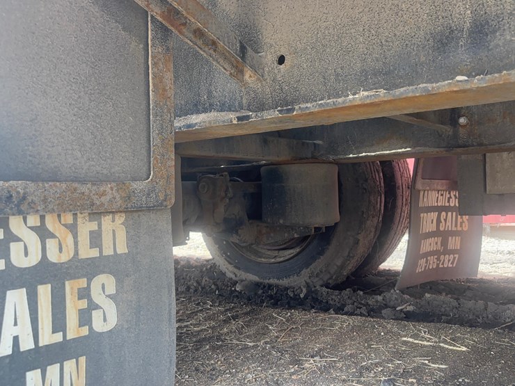 step-deck-trailer-image-12