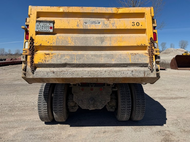 1995-mack-cl713-image-4