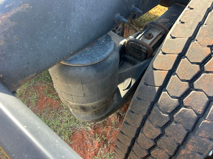 2012-peterbilt-386-image-7