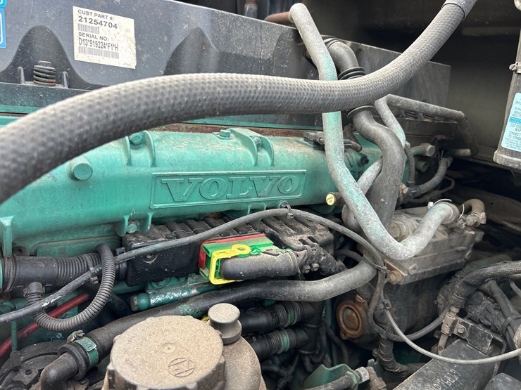 2009-volvo-10-image-45