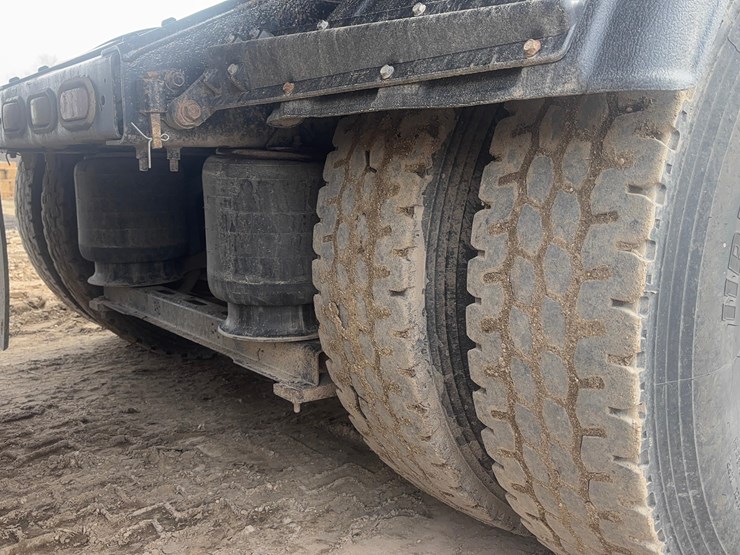 2006-volvo-vnlsemi-image-6