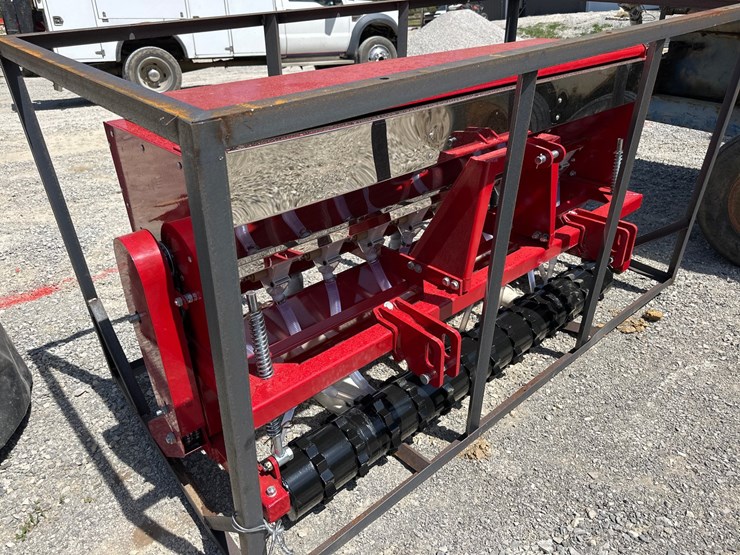#1405-•-skid-steer-seeder-image-4