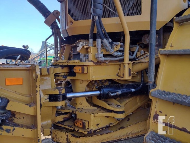 2019-caterpillar-745-image-31