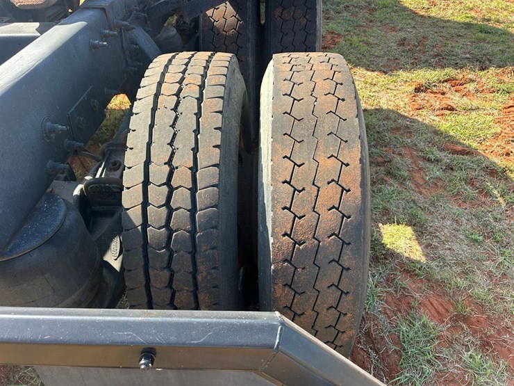 2012-peterbilt-386-image-6