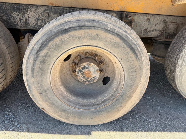 1995-mack-cl713-image-81