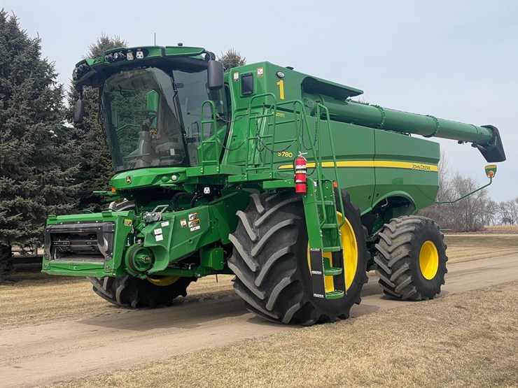 2023-john-deere-s780-image-1