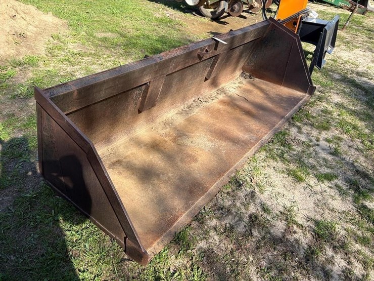 104"-skidsteer-bucket-image-3