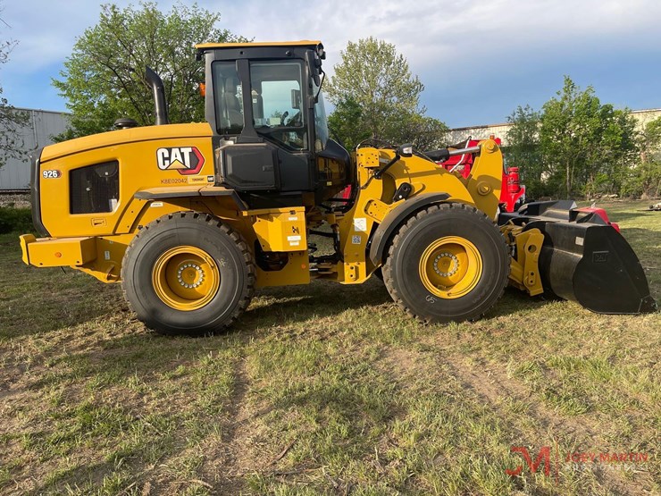 2026-caterpillar-926-image-3