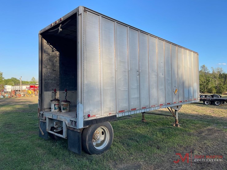 1990-strick-trailer-image-3