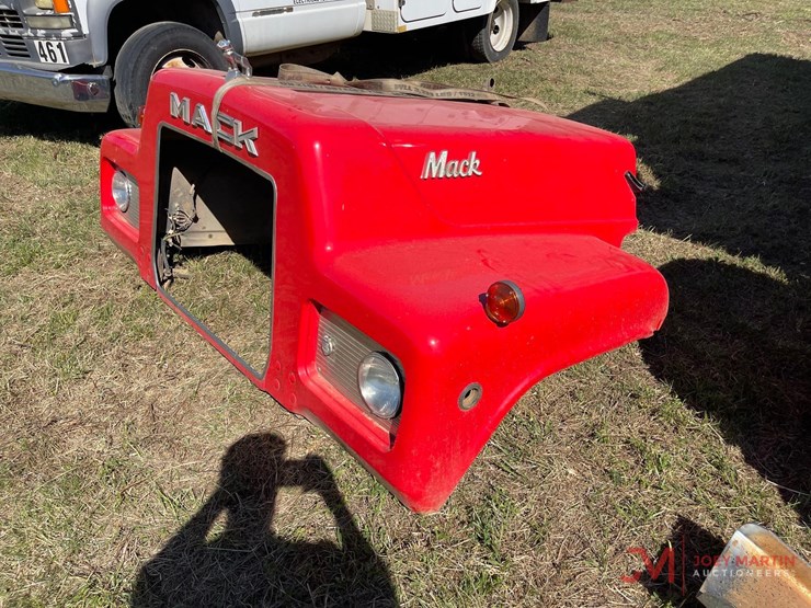 1992-mack-rb690s-image-23