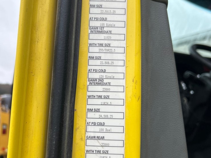 2019-kenworth-t880-image-95