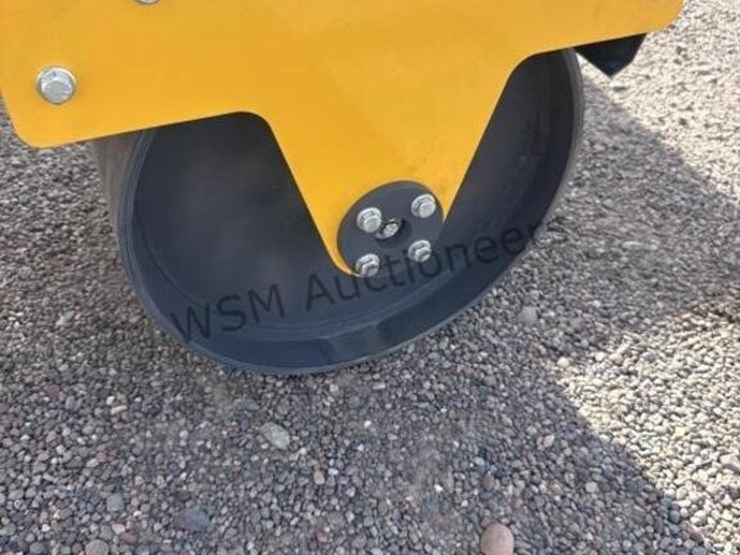 2026-sdl-850-vibratory-roller-image-9