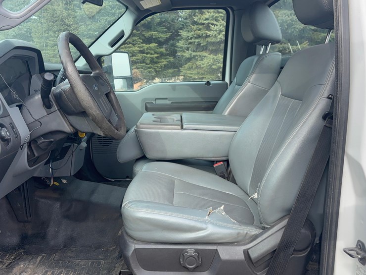 2014-ford-f250-xl-image-13