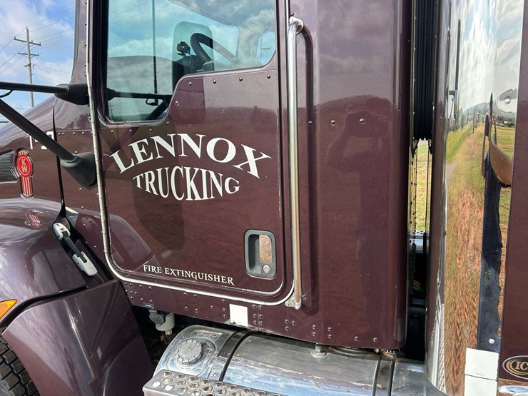 2009-kenworth-t300-image-16