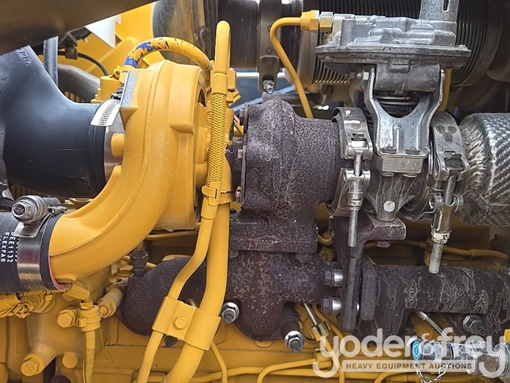 2021-deere-410l-image-50