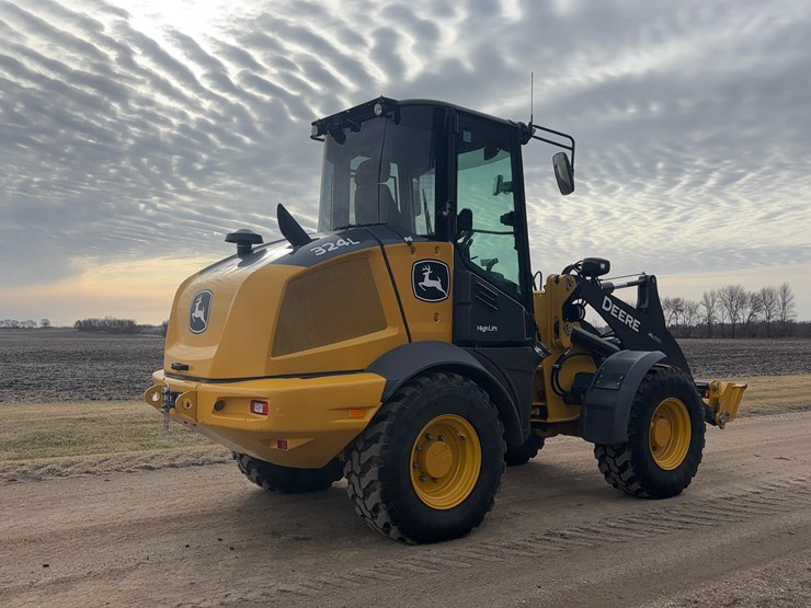 2023-deere-324l-image-5