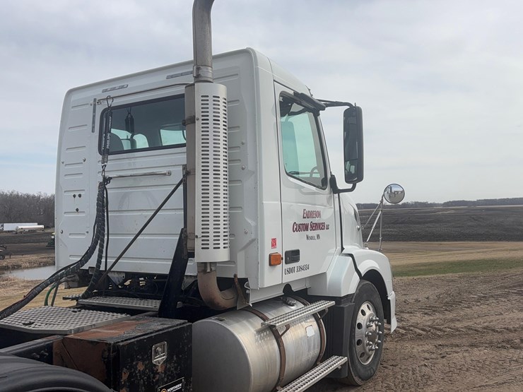 2006-volvo-vnlsemi-image-5