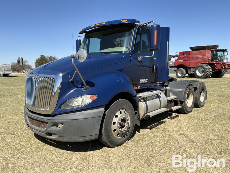 2010-international-prostar-image-1