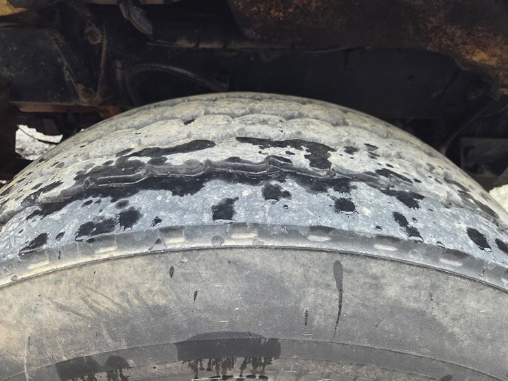 1995-peterbilt-357-image-91