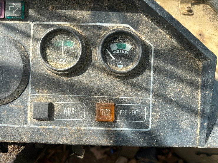 deere-244e-image-51