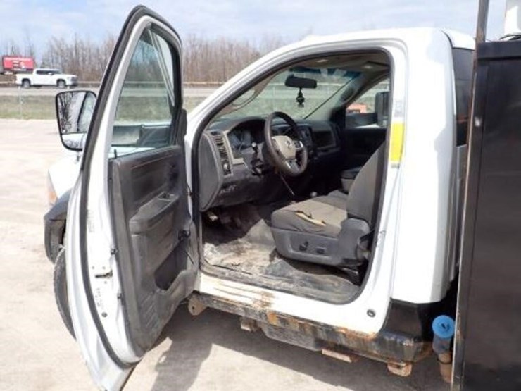 2011-dodge-5500-hd-s/a-service-truck-3d6wu7el3bg61-image-13