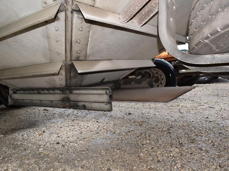 1996-wilson-grain-trailer-image-13