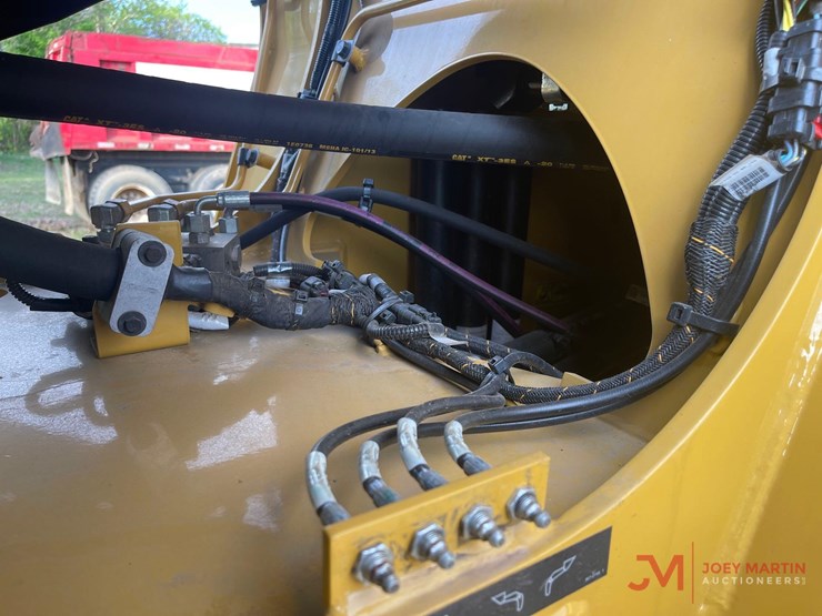 2026-caterpillar-926-image-18