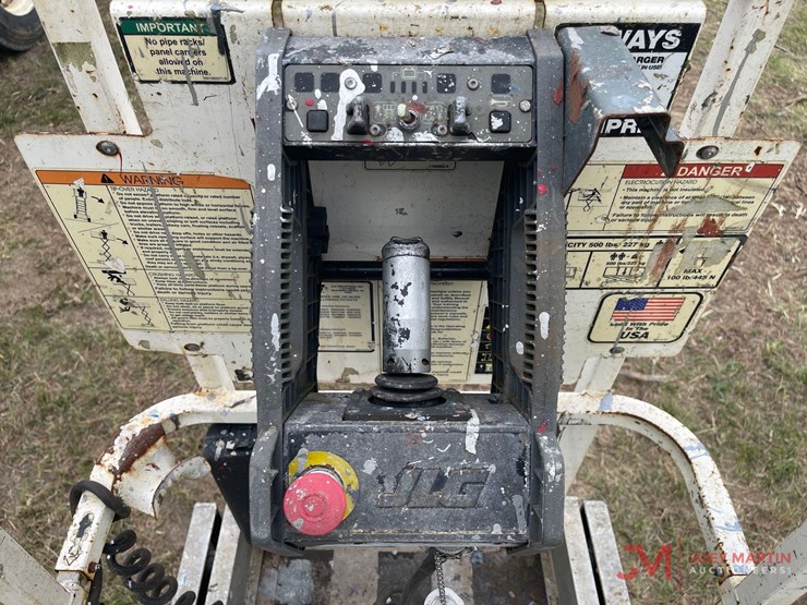 2013-jlg-1930es-image-10