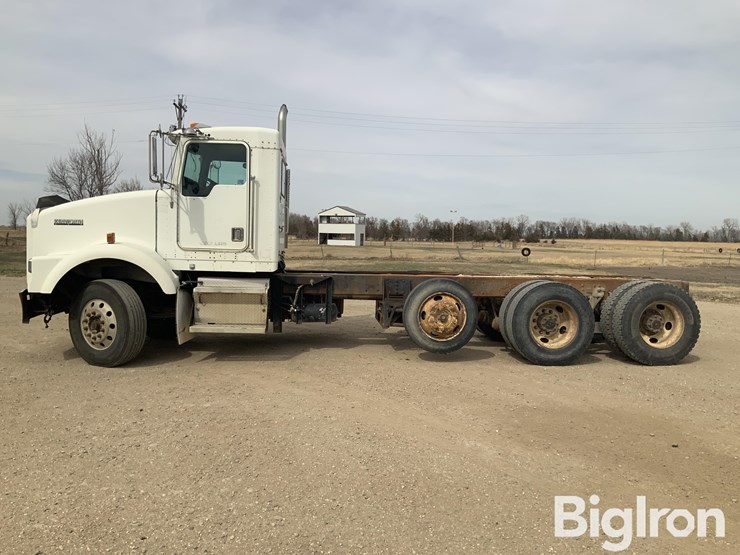 1999-kenworth-t800b-image-8