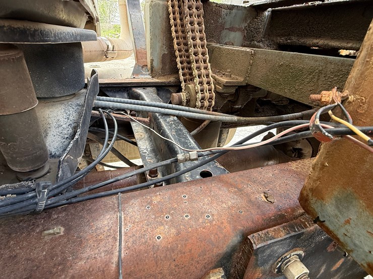 1999-mack-ch613-image-14