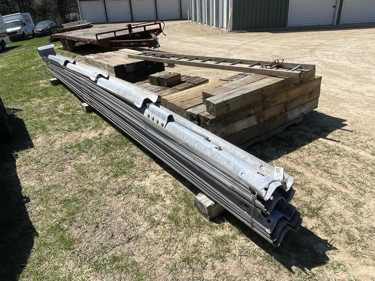 guard-rail-and-wood-posts-image-1